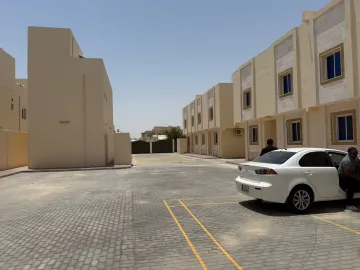 فيلا سكنية داخل مجمع | 6 غرف نوم | غير مفروشة | تملك حر