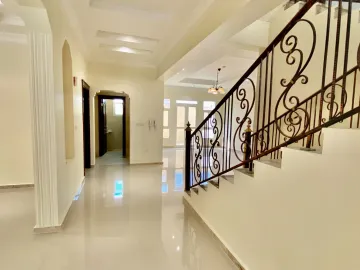 Excellent | 4BHK | UF | Compound Villa | Pool and Gym